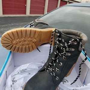 Boots nice comfortable heel sturdy sole